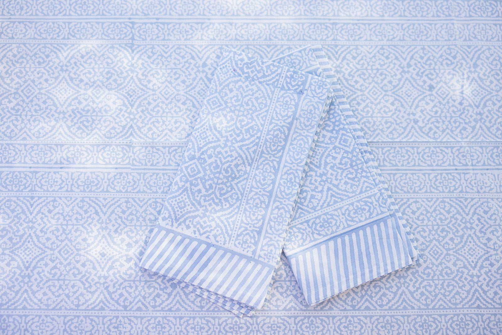 Tablecloths, Napkins & Placemats