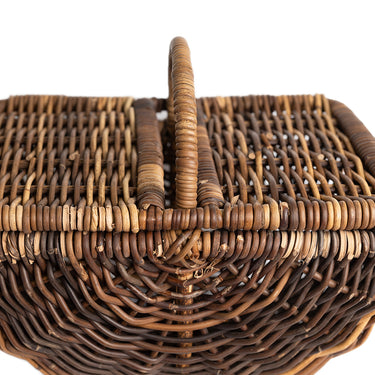 picnic baskets