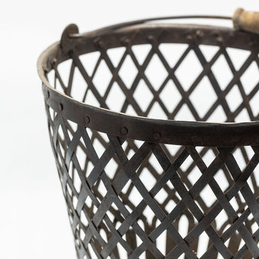 Iron Lattice Kindling Basket with Handle