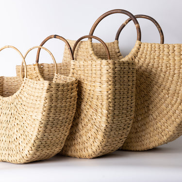 Sea grass bag with cane handle
