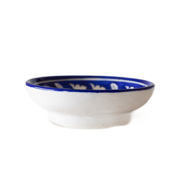 Ceramic bowl with floral design 