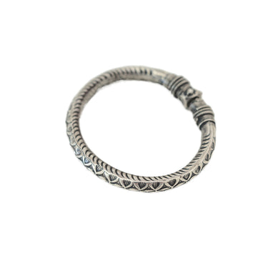 St silver engraved bangle