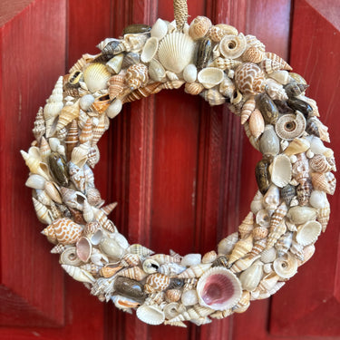 Mixed shell wreath