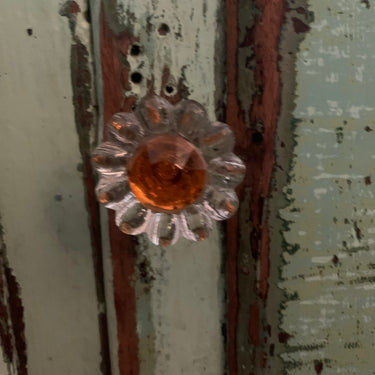 daisy glass knob