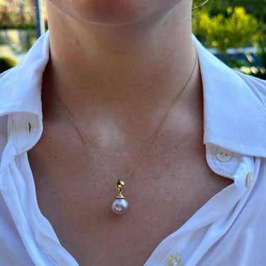 large pearl pendant