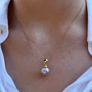 large pearl pendant