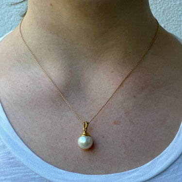 large pearl pendant