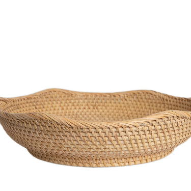 Scallop edge round dish