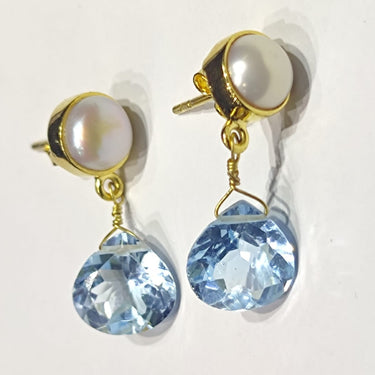 Pair of earrings with pearls and blue topaz gold plate sterling silver
