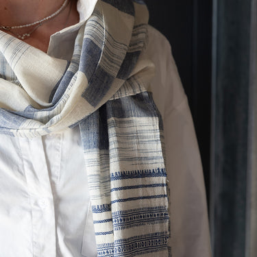 Organic cotton & indigo scarf with detail
