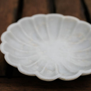 marble scallop bowl